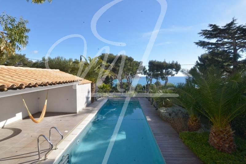 Vente villa contemporaine T4 CASSIS prox centre et plage piscine, vue mer