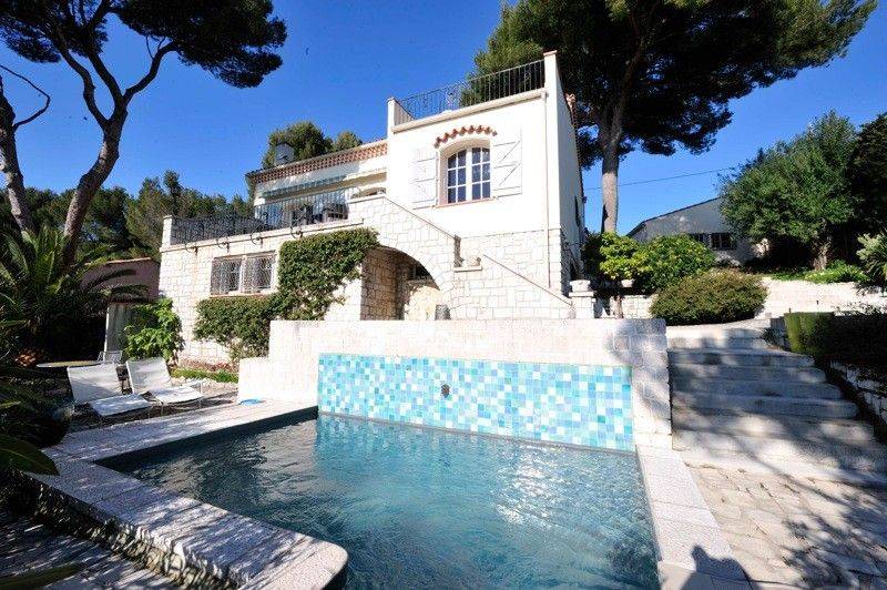 Vente villa T7 Cassis VENDU vue mer piscine garage et appartement indpendant